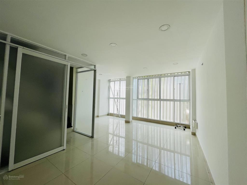 Bán nhà lý chính thắng quận 3 thông đường hoàng sa, tiện vừa kinh doanh và ở