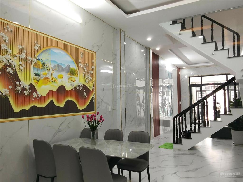 Nhà bán hxh tô ngọc vân, quận 12, dt 4 x 18m, 3 tầng, nhỉnh 6tỷ