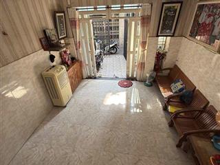 Cần bán gấp nhà đẹp  vào ở ngay  lạc long quân  49m2  giá 5.6 tỷ. thiện chí thương lượng