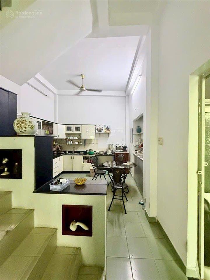 Nhà đẹp  3 tầng  ngang bề thế 6m hẻm ôtô thông  chỉ 8.1 tỷ.