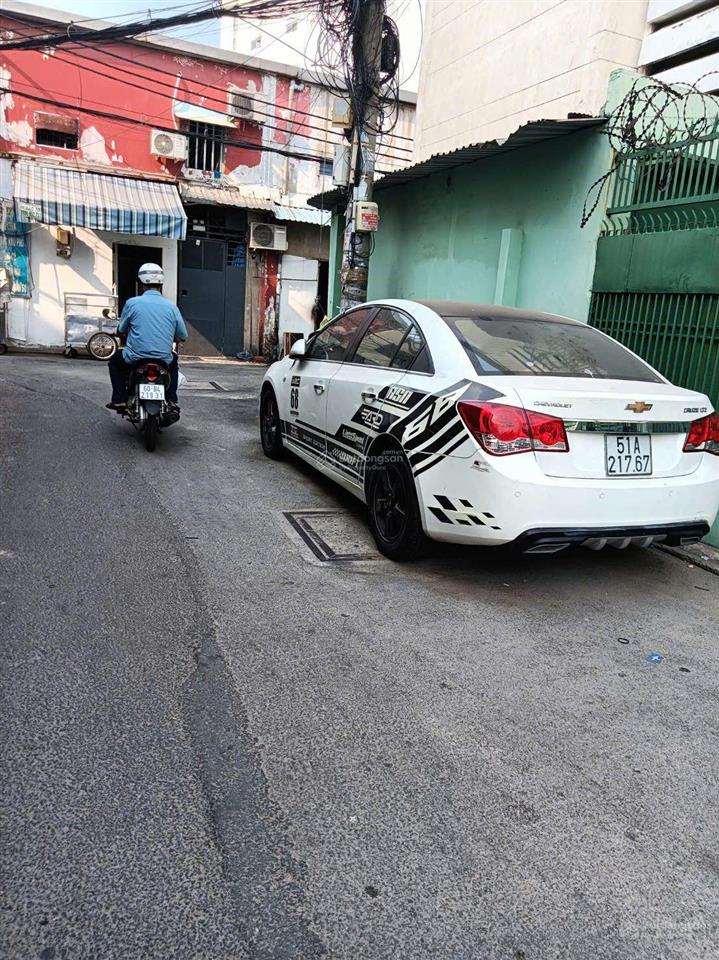 Nhà đẹp  3 tầng  ngang bề thế 6m hẻm ôtô thông  chỉ 8.1 tỷ.