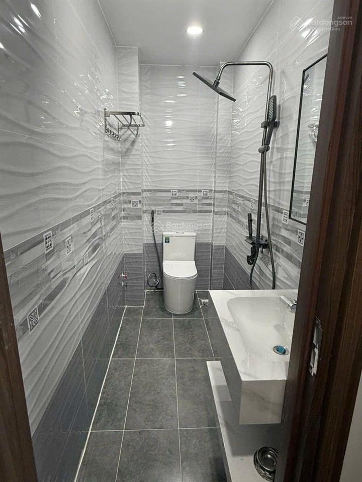 5*12 (60.m2) 4 tầng  trung tâm tân bình ngay bắc hải q10.nhỉnh 7 tỷ .