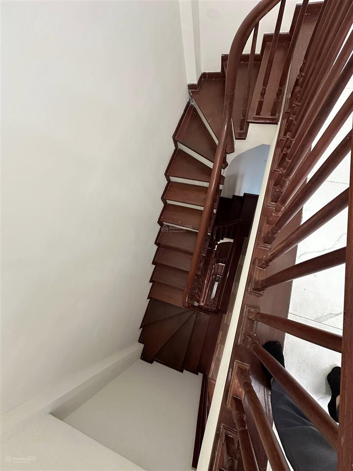 Hồ tùng mậu nhỉnh 13tỷ phố lớn hạng a 40m mt 4.1m 7 tầng thang máy nở hậu nhà lô góc oto vào nhà