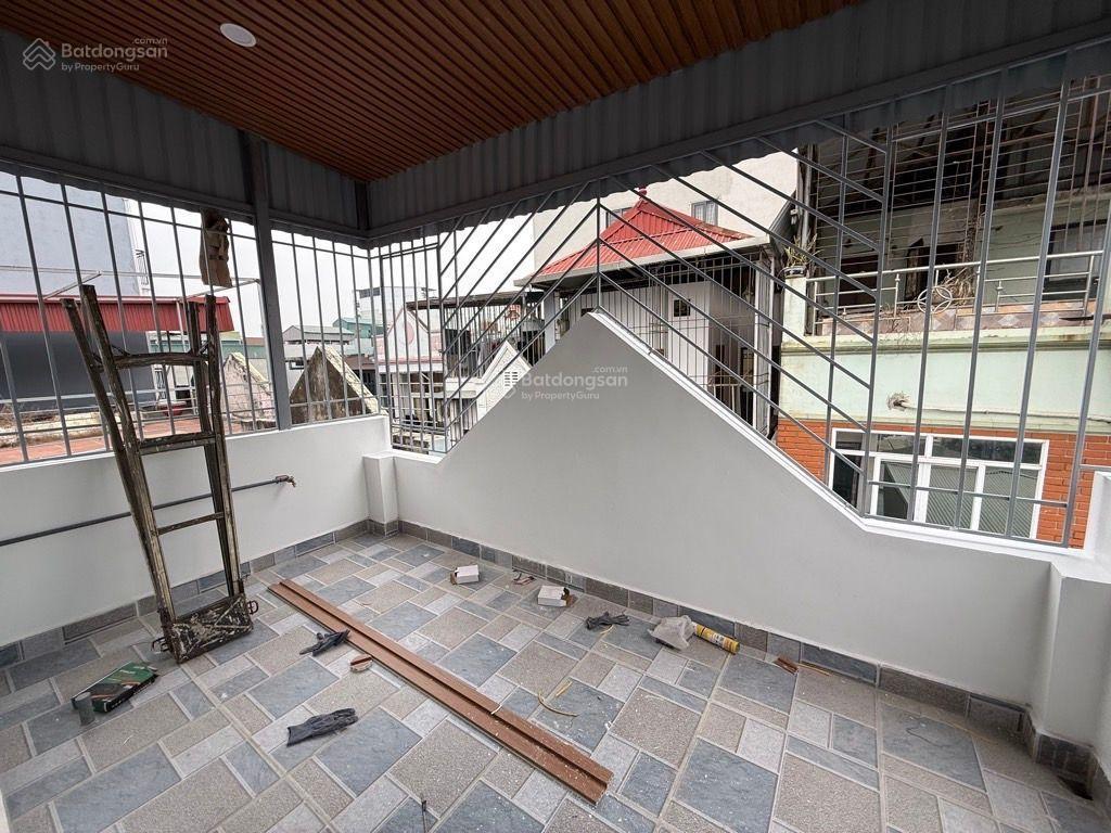 Nhà rẻ vĩnh hưng, mt 4.5m, 5 tầng ô tô đỗ cổng. gần phố