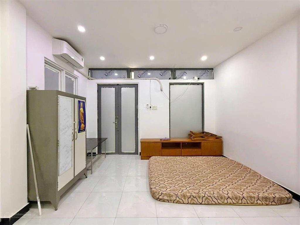 Mình bán nhà đẹp, rẻ, đường ô.tô lê văn sỹ, q.3 , chỉ 9.9 tỷ alo nhân 0877 737 ***