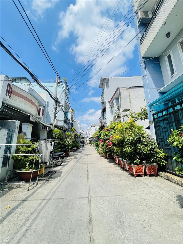 Bán nhà cấp 4  ngay lô tư  4x16  trệt lững  hẻm 6m thông thoáng  5.2 tỷ tl