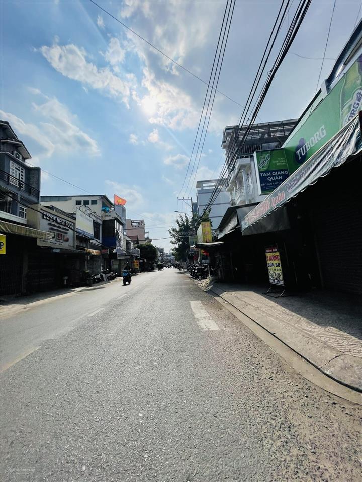 Mặt tiền góc kinh doanh  12,9x6,5  đường 12m thông  kinh doanh đa ngành  9,2 tỷ thương lượng.