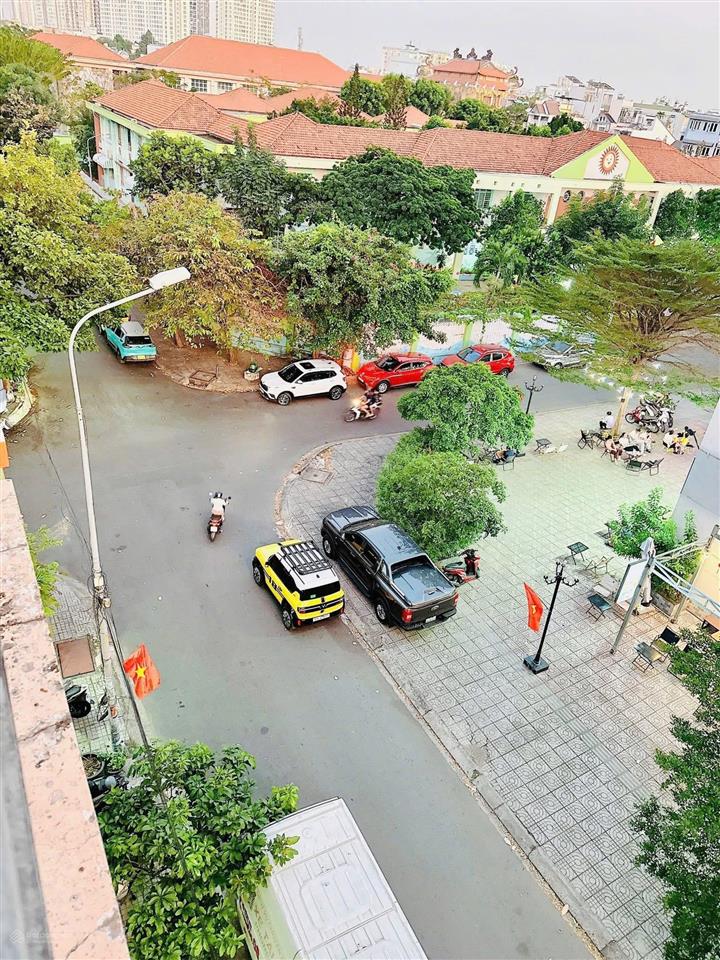 Nhà bán mặt tiền nội bộ khu bông sao nổi bật p5. q8, đường lớn 16m, lề đường rộng 4m thích hợp