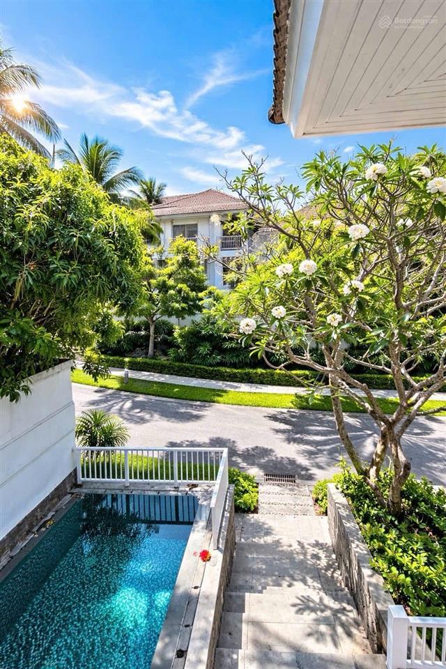 Siêu phẩm biệt thự premier villa sát biển  hàng hiếm  giá tốt