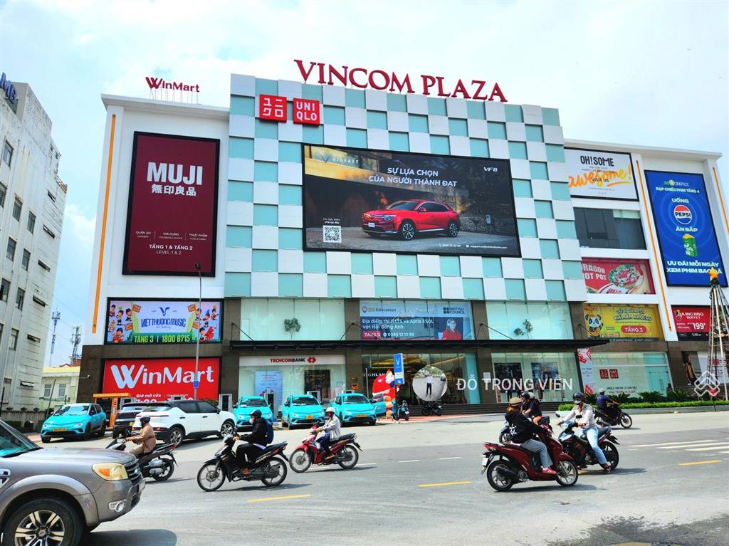 Chủ ngộp cần bán nhà 3 tầng mt đường số ngay trường hoa lư