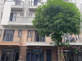 Bán shophouse centa diamond 7,8tỷ nhà hoàn thiện, đang cho thuê 18tr/th, đối diện 3 tòa chung cư