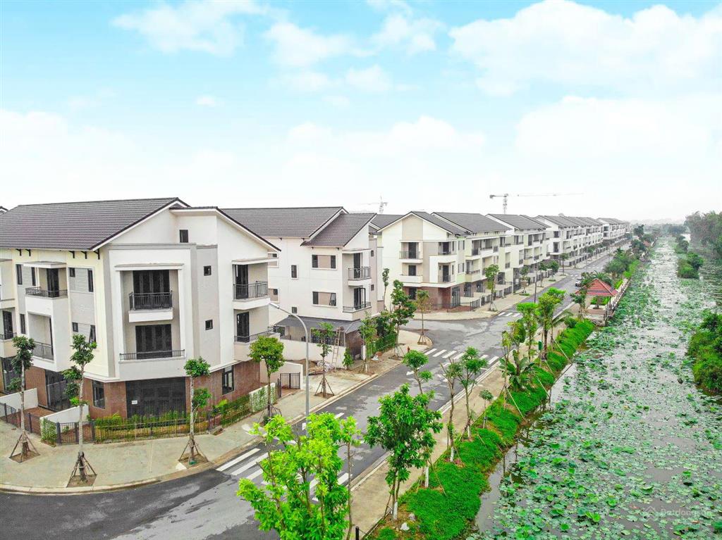 Chủ nhà cần bán căn shophou vsip 90m2 giá tốt