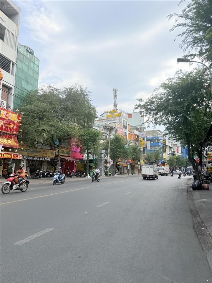 Chdv 13 phòng hẻm xe hơi tránh ~8m nguyễn gia trí dòng tiền 90tr/th 4x20 (~80m) 17,9 tỷ