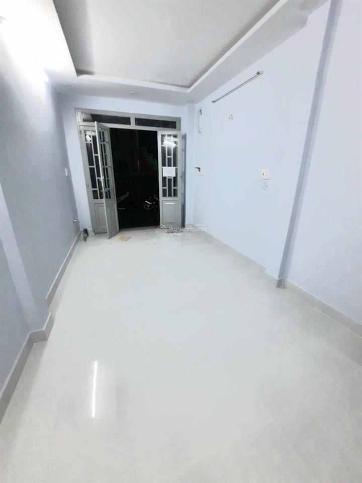 Shr  3.99 tỷ  hẻm ô tô thông lô góc không lộ giới hẻm 1 trục  tiện kinh doanh mua bán