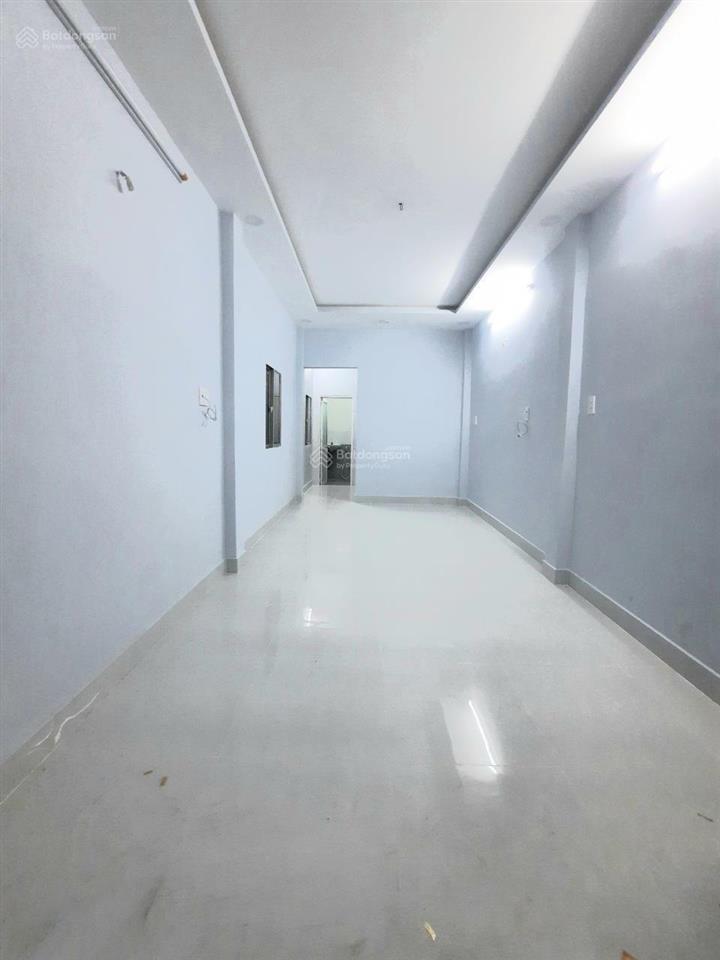 Shr  3.99 tỷ  hẻm ô tô thông lô góc không lộ giới hẻm 1 trục  tiện kinh doanh mua bán