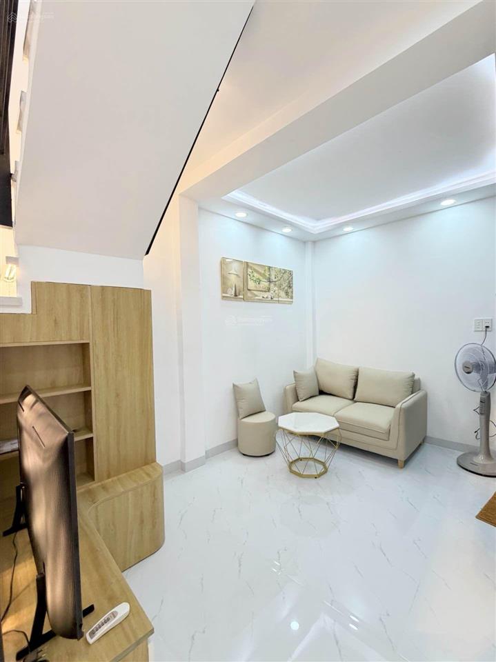 Nhà mới 2 tầng full nôi thât 3,5m x 10m  hèm nhưa 8m  ngay phố âm thưc tô hiệu  cạnh đầm sen