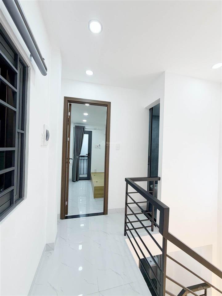 Nhà mới 2 tầng full nôi thât 3,5m x 10m  hèm nhưa 8m  ngay phố âm thưc tô hiệu  cạnh đầm sen