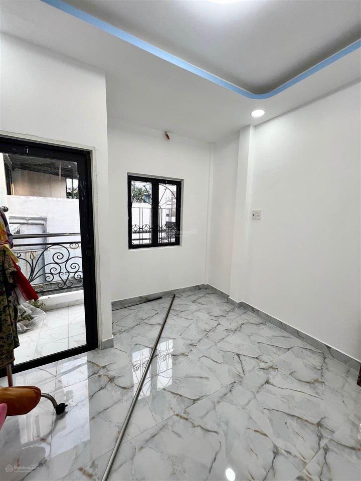 Nhà mới 3 tầng  4 pn đường hòa bình tân phú  cạnh đầm sen giá 3,78 tỷ