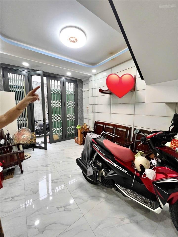 Nhà mới 3 tầng  4 pn đường hòa bình tân phú  cạnh đầm sen giá 3,78 tỷ