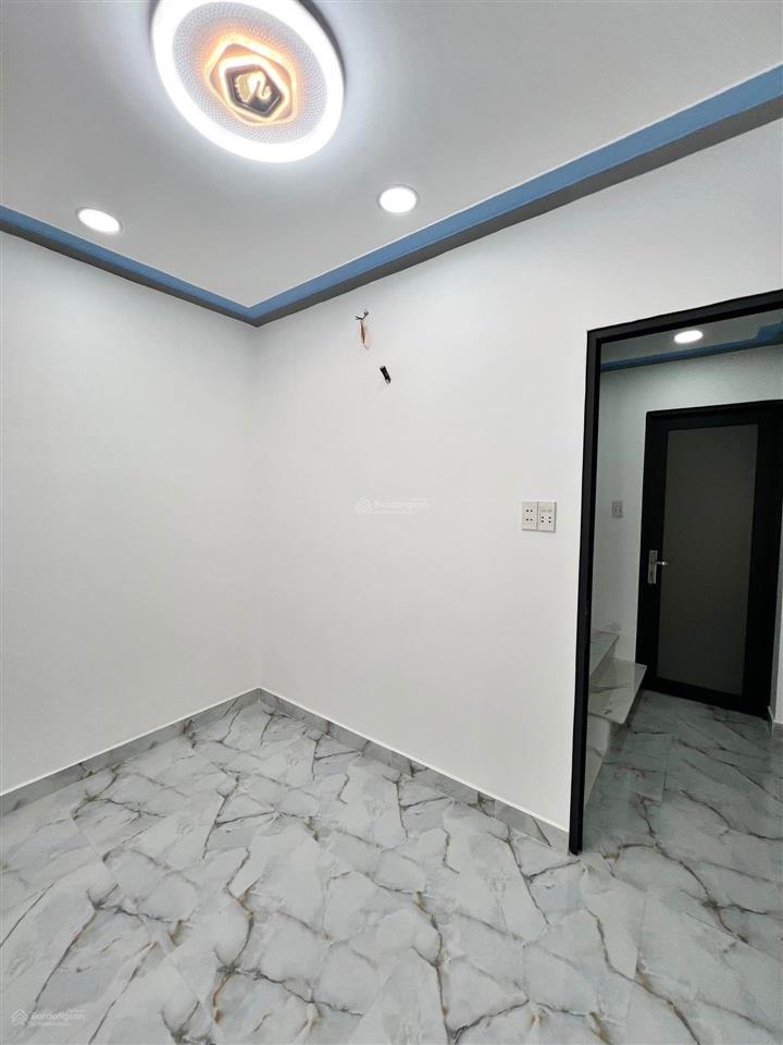 Nhà mới 3 tầng  4 pn đường hòa bình tân phú  cạnh đầm sen giá 3,78 tỷ