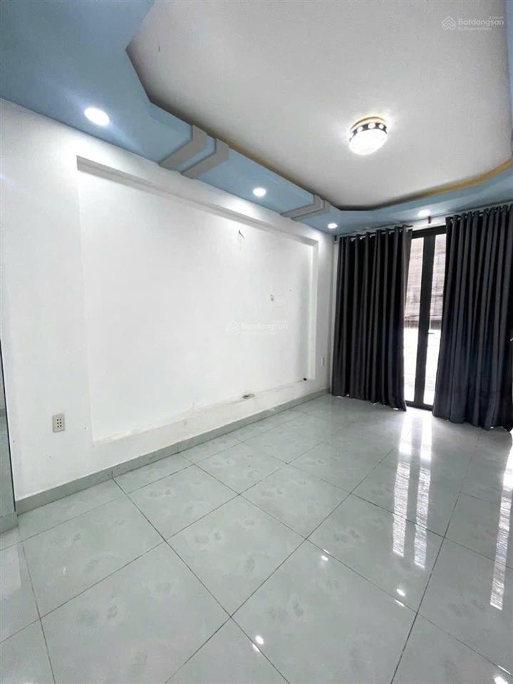 Mặt tiền trần tuấn khải  trần hưng đạo  võ văn kiệt q5  ngay chợ hòa bình  33m  12tỷ 8