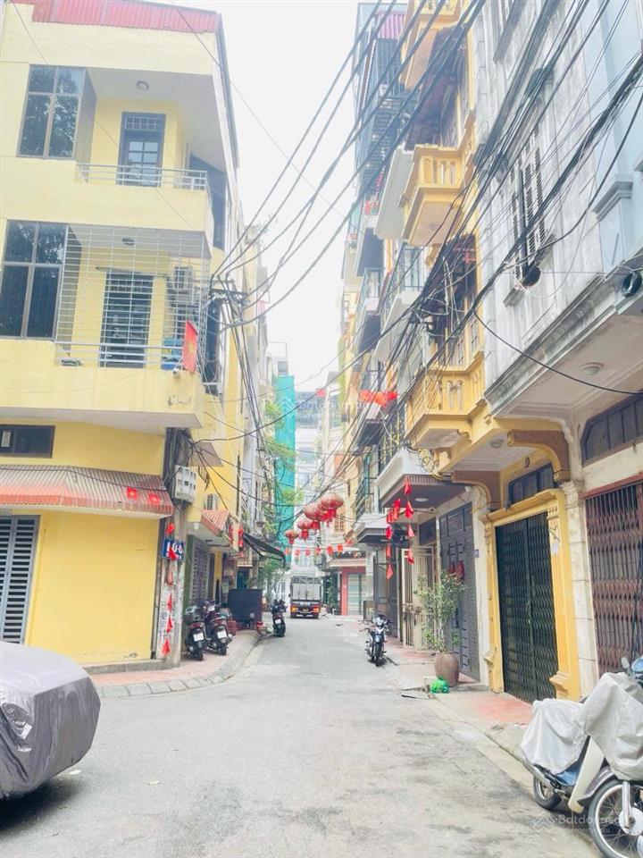 Phân lô lê văn hiến ngõ thông 40m 5 tầng 7,3 tỷ quá hiếm