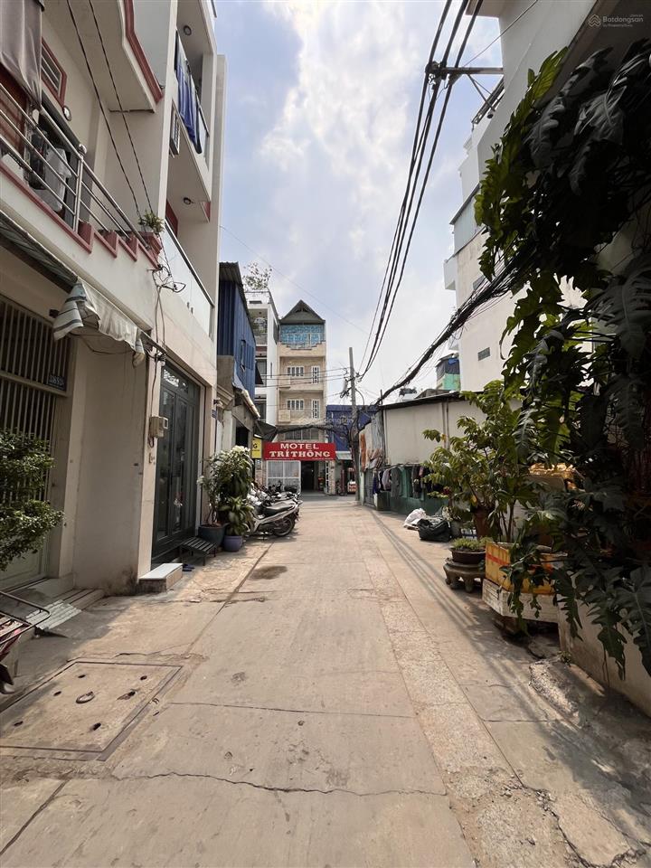 Chủ ngợp giảm sâu 900tr  70m2  ngang 5m  xe hơi vào tận cửa  40m ra mt  gần vòng xoay phú lâm.