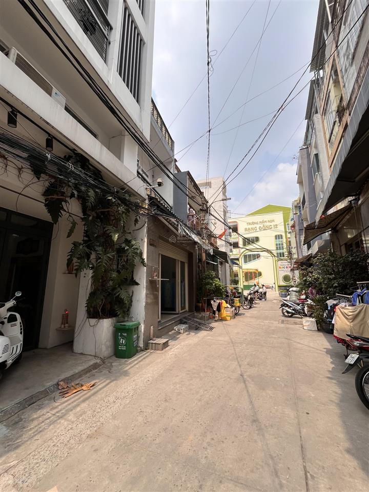 Chủ ngợp giảm sâu 900tr  70m2  ngang 5m  xe hơi vào tận cửa  40m ra mt  gần vòng xoay phú lâm.