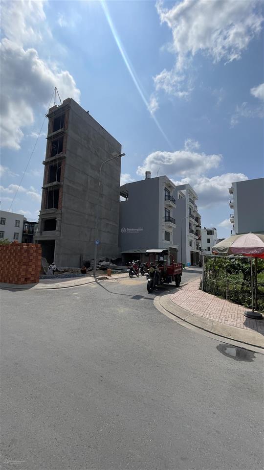 Lô góc 71,2m2  2 mặt tiền đường số 40, hiệp bình chánh, thủ đức gần chợ hiệp bình chỉ 7,1 tỷ