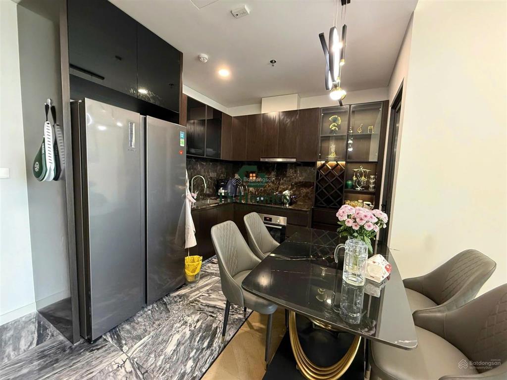 Bán lỗ định cư nước ngoài, căn hộ 2pn, 2wc, 71,7m2 tại lumiere riverside, giá 10,7 tỷ vnd