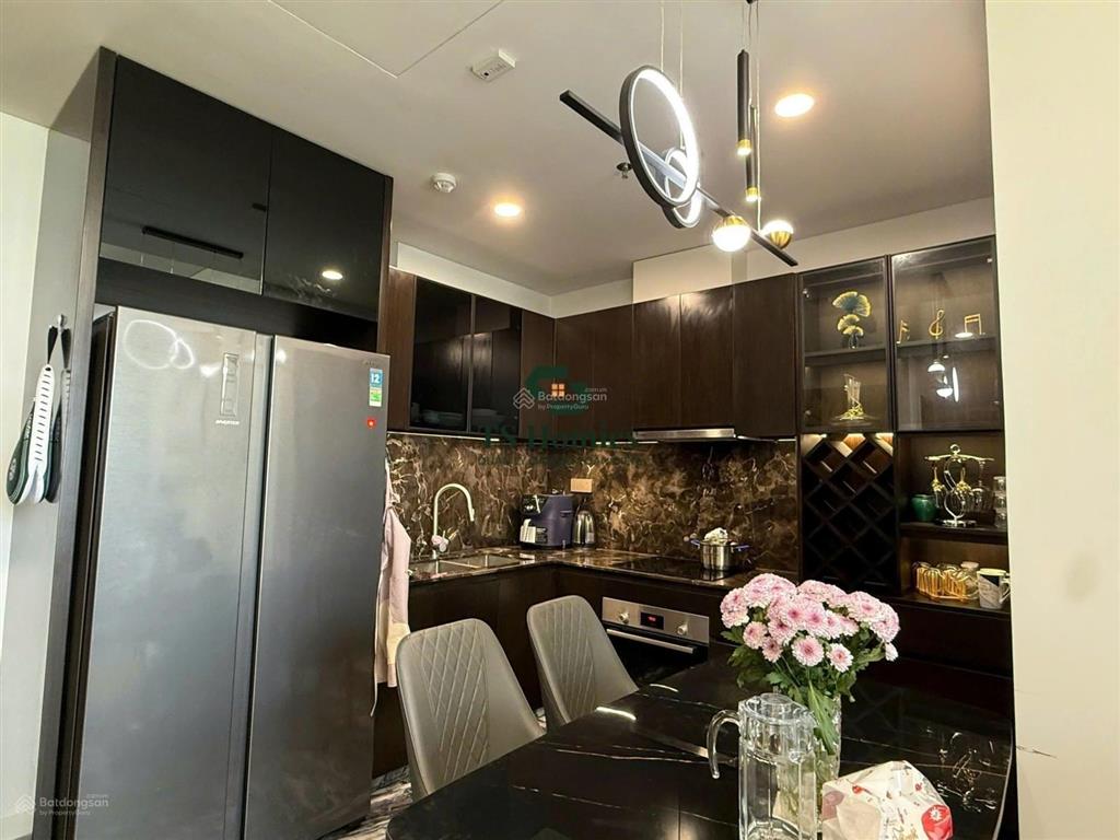 Bán lỗ định cư nước ngoài, căn hộ 2pn, 2wc, 71,7m2 tại lumiere riverside, giá 10,7 tỷ vnd