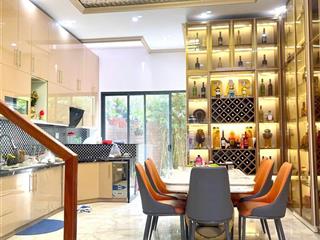 3 tầng mặt tiền sát sông, gần biển, đn downtown  120m2  chỉ nhỉnh 10 tỷ