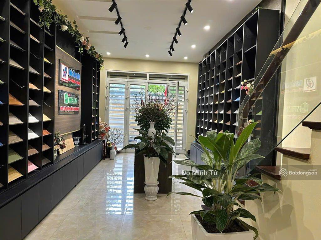 Nhà nguyễn chí thanh 50m*5t, mt 3.9m, ô tô vào nhà, 1 nhà ra phố, 2 thoáng, về ở ngay, kinh doanh