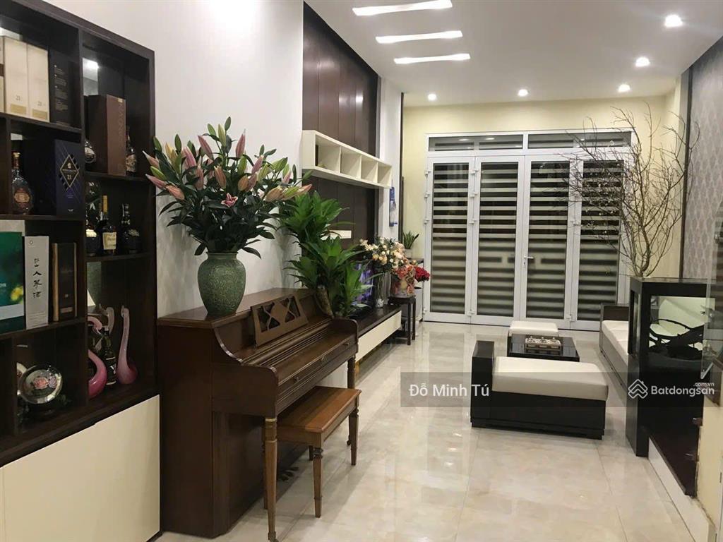 Nhà nguyễn chí thanh 50m*5t, mt 3.9m, ô tô vào nhà, 1 nhà ra phố, 2 thoáng, về ở ngay, kinh doanh