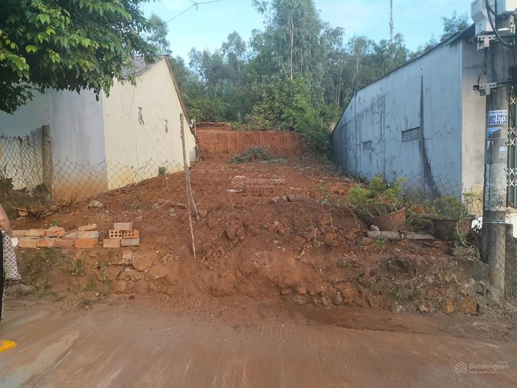 Bán mảnh đất 125m2 gần cảng sa kỳ chợ bờ đắp bình châu, gần chợ, gần biển, gần bãi tắm.