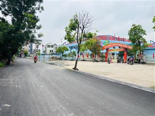 Bán lô đất 90 m2 đường oto tránh nhau, 5 m ra đường 20 m, trước mặt là vin bắc hồng