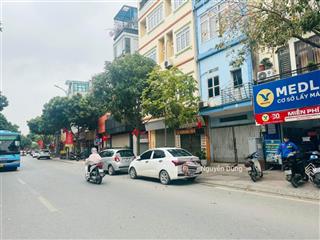 Lô góc ô tô vào tận đất vị trí trung tâm long biên