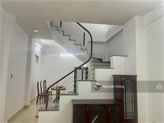 Hàng hiếm phường việt hưng nhà dân xây, vài bước ra mặt phố