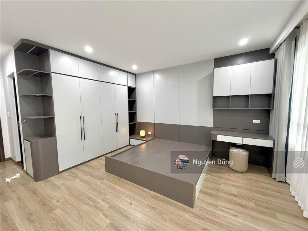 Duplex 7 tầng gara ô tô thang máy khu dân trí cao. vị trí đắc địa