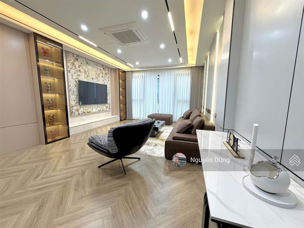 Duplex 7 tầng gara ô tô thang máy khu dân trí cao. vị trí đắc địa