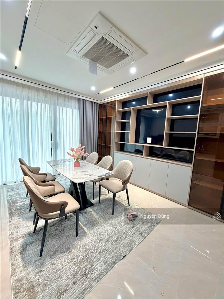 Duplex 7 tầng gara ô tô thang máy khu dân trí cao. vị trí đắc địa