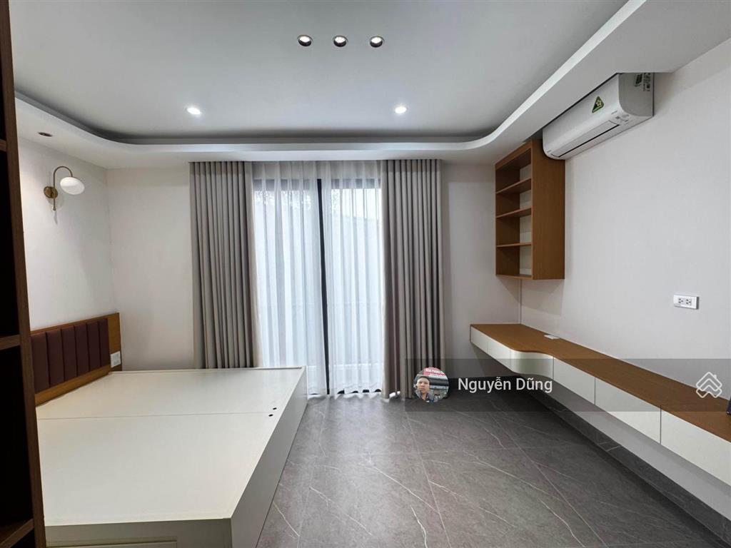 Siêu phẩm dulex 8 tầng thang máy xịn gara 2 ô tô ngủ trong nhà ở cực sướng
