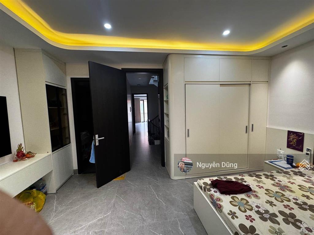 Siêu phẩm dulex 8 tầng thang máy xịn gara 2 ô tô ngủ trong nhà ở cực sướng