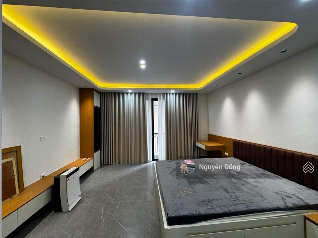Siêu phẩm dulex 8 tầng thang máy xịn gara 2 ô tô ngủ trong nhà ở cực sướng