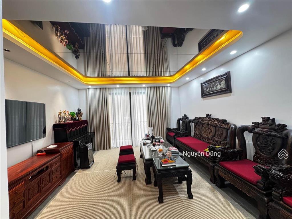 Siêu phẩm dulex 8 tầng thang máy xịn gara 2 ô tô ngủ trong nhà ở cực sướng