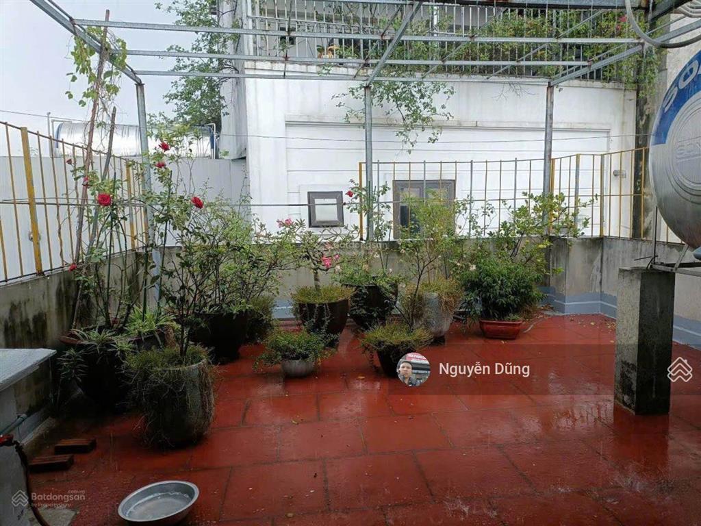 Nhà dân xây 5 tầng thông sàn gara ô tô 7 chỗ hàng hiếm khu vực