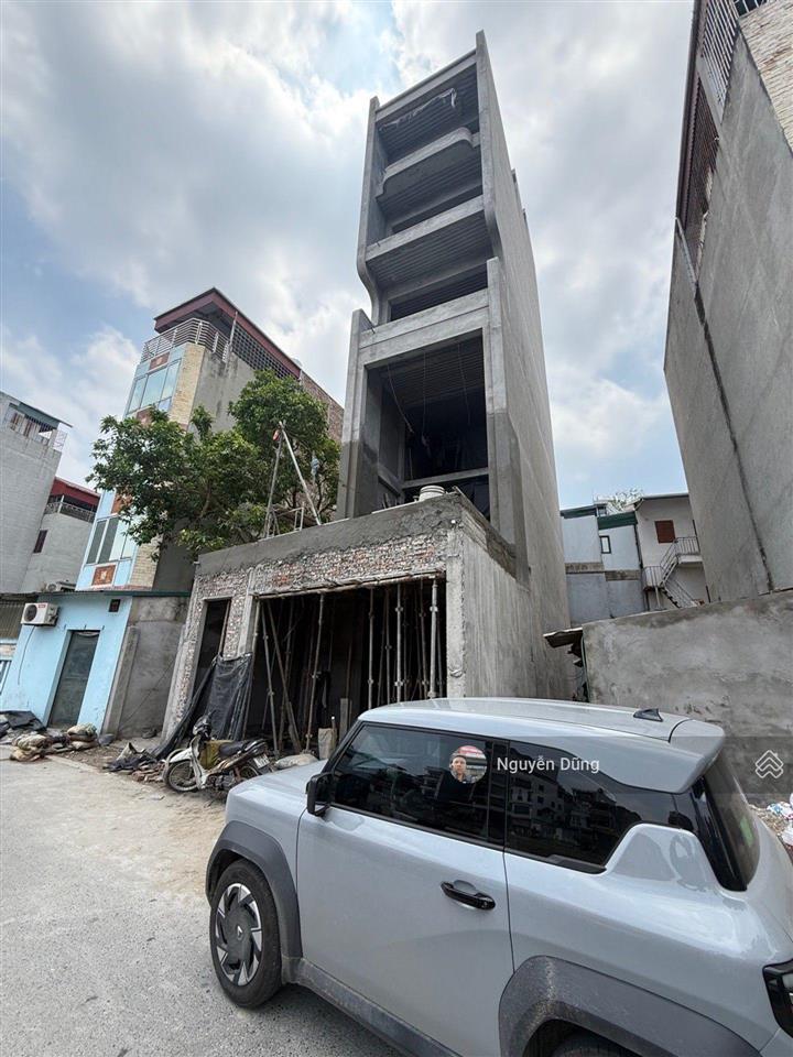 Nhà mặt hồ tai trâu 7 tầng dulex mặt tiền 7.5m ô tô vào gara  kinh doanh hiếm
