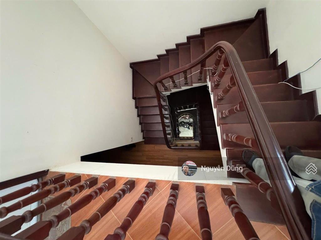 Nhà dân xây 4 tầng 2 thoáng ô tô vào tận cửa dòng tiền sẵn