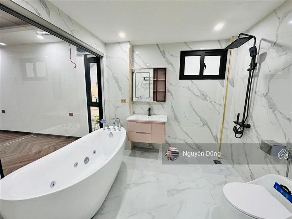 Lô góc hiếm 8 tầng thang máy ô tô vào nhà  kinh doanh  đón cầu trần hưng đạo