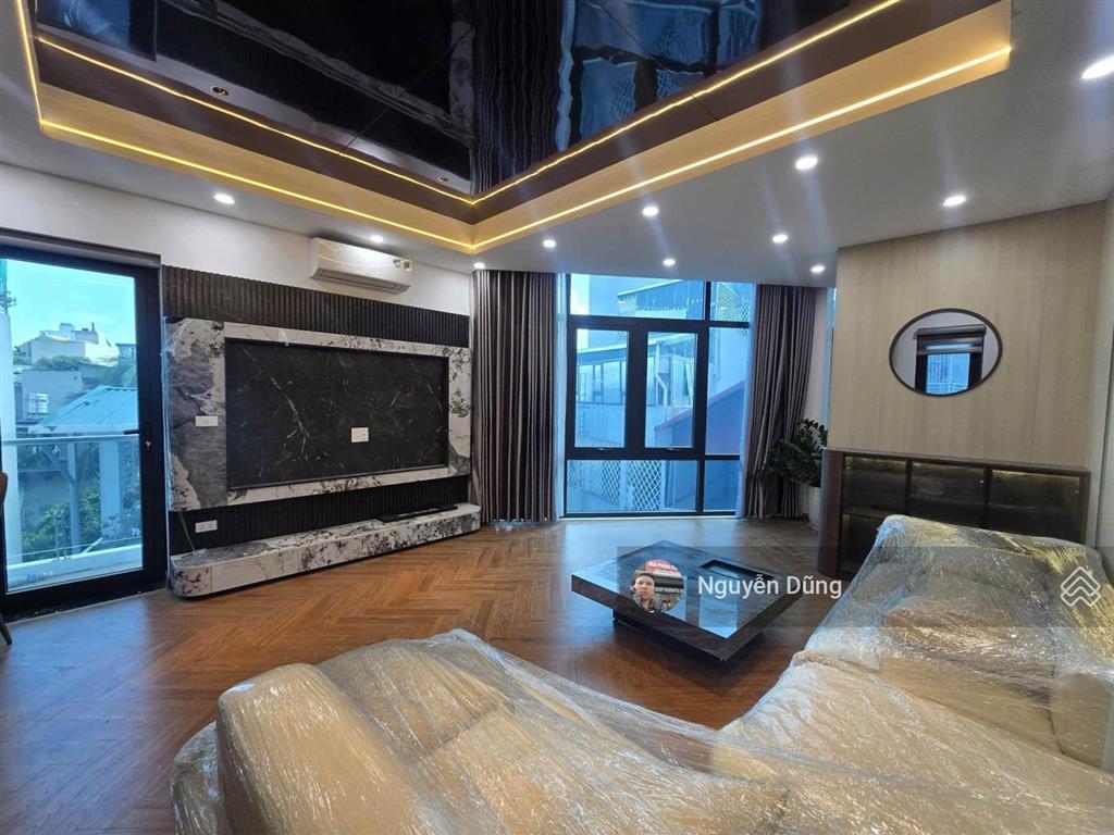 Vị trí đẹp nhà 6 tầng  thang máy xịn  ô tô  gần cầu chương dương
